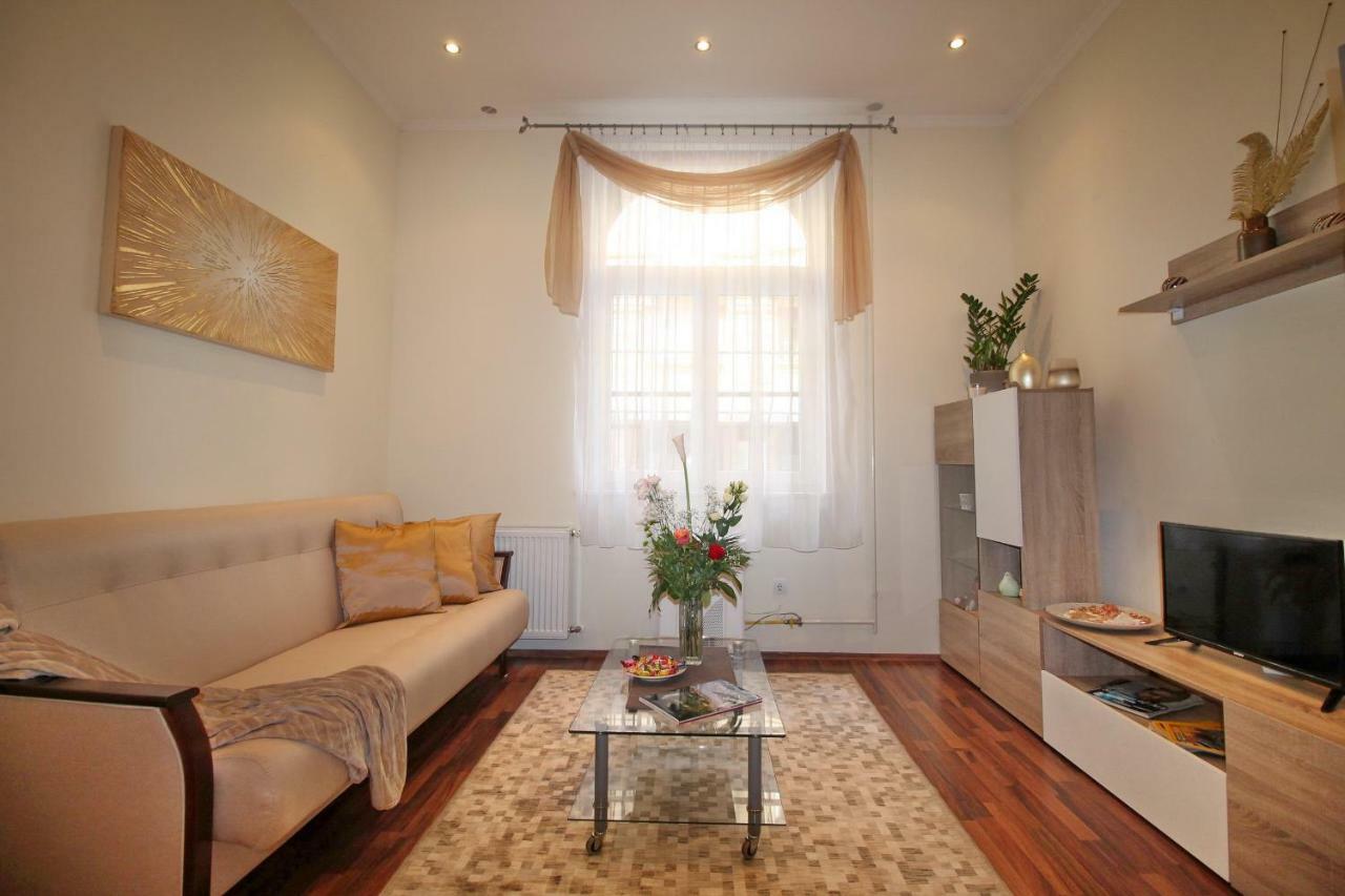 Castle Court Apartment Budapeszt Zewnętrze zdjęcie